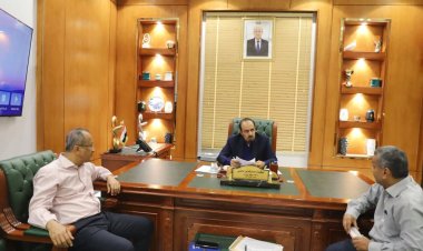 محافظ حضرموت يناقش تأمين الجوانب التموينية والاستهلاكية خلال خواتم الشهر الكريم وعيد الفطر المبارك