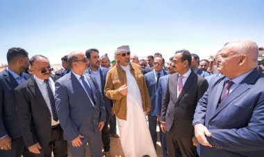 الرئيس الزُبيدي يتفقد مستشفى الهيئة بشبوة ويطّلع على مستوى الإنجاز في مشروع الجامعة