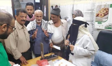 الشبحي يفتتح المخيم الطبي المجاني للأمراض المزمنة بمجمع التواهي