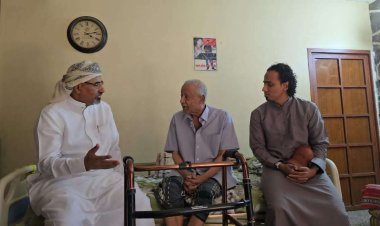 الرئيس الزُبيدي يطمئن على صحة المناضل اللواء أحمد سالم عبيد