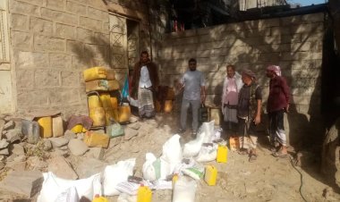 انتقالي سرار يدشن توزيع السلال الغذائية على أسر الشهداء بالمديرية