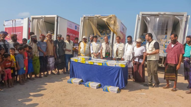 بدعم من الهلال الأحمر الإماراتي.. المقاومة الوطنية تدشن مشروع توزيع التمور بمديرية ذوباب وباب المندب