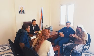 رئيس انتقالي أبين يلتقي مدير مركز أبحاث الكود ويشيد بدور المركز في حماية الرقعة الزراعية من التعديات