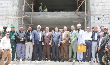 رئيس مجلس القضاء الأعلى ووزير العدل يتفقدان مشروع مبنى محكمة المنصورة الابتدائية بالعاصمة عدن