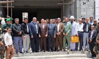 رئيس مجلس القضاء الأعلى ووزير العدل يتفقدان مشروع مبنى محكمة المنصورة الابتدائية بعدن