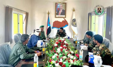 قائد حزام الصبيحة يترأس اجتماعًا موسعًا لتعزيز التنسيق الأمني في المضاربة ورأس العارة