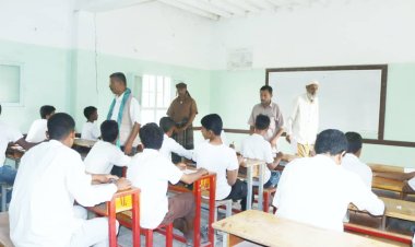 انتقالي المحفد ومكتب التربية والتعليم بالمديرية يدشنان امتحانات النقل للعام الدراسي 2024-2025م بمدارس مديرية المحفد بأبين