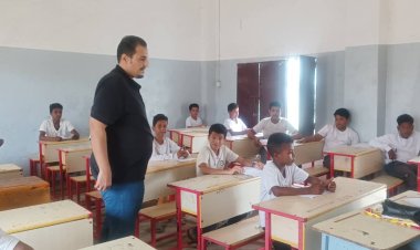 انتقالي خنفر يتفقد سير اختبارات النقل للعام الدراسي 2024 - 2025