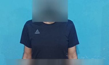 شرطة العاصمة عدن يلقي القبض على متهم بسرقة مبلغ مالي من سيارة مواطن