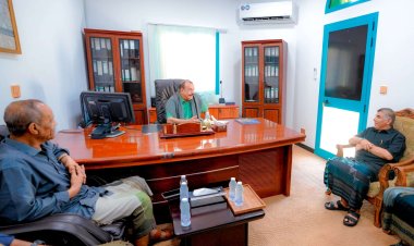 اللواء بن بريك يلتقي قائد المنطقة العسكرية الثانية ومدير أمن ساحل حضرموت