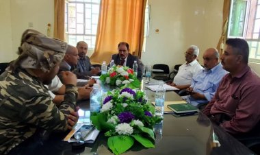 محافظ الضالع يترأس اجتماعًا هامًا للمكاتب التنفيذية الإيرادية لمناقشة سُبل تعزيز تحصيل الإيرادات وتنمية الموارد المحلية