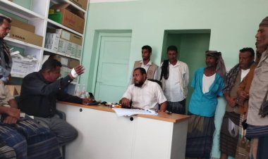 رئيس انتقالي خنفر يتفقد مستشفى شقرة والجمعية السمكية الأم