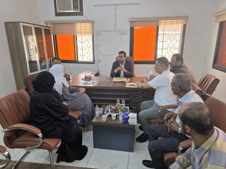 إجراء مراسم الاستلام والتسليم في الهيئة العامة للأراضي وعقارات الدولة بالعاصمة عدن
