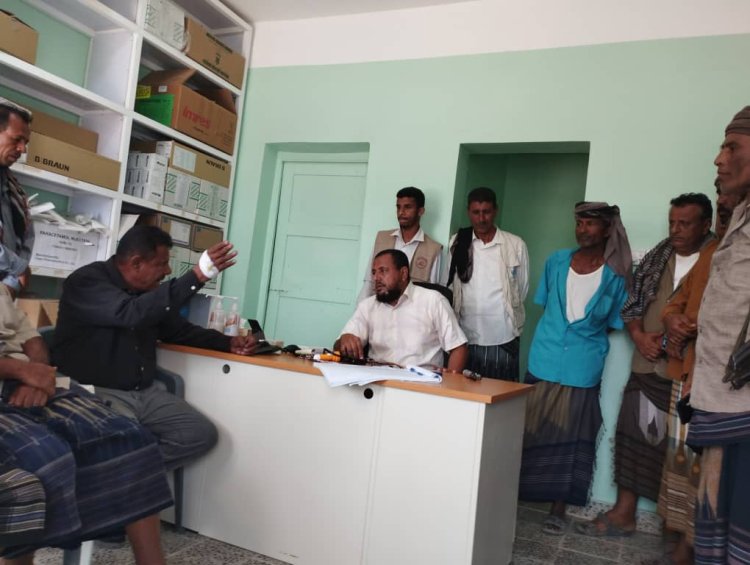 رئيس انتقالي خنفر يتفقد مستشفى شقرة والجمعية السمكية الأم