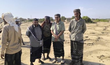 رئيس انتقالي أحور ومدير عام المديرية يشاركان في تشييع جثمان الفقيد الشاب ناصر عمر قفاز المسعدي