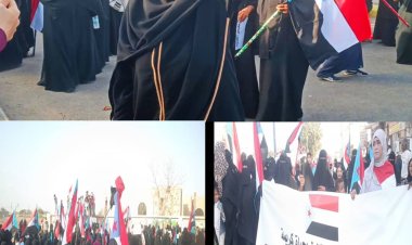 وقفة احتجاجية نسائية حاشدة في الحوطة تطالب بتحسين الخدمات وصرف الرواتب (صور)