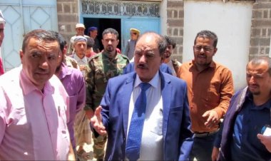 محافظ الضالع يزور إدارة الأحوال المدنية ويوجه بتعزيز الأداء وتسهيل معاملات المواطنين