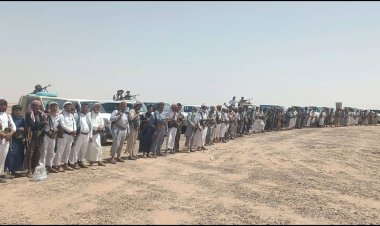 توافد قبلي واسع إلى العبر للمطالبة بكشف قتلة الشيخ شثان ورفيقه اليافعي