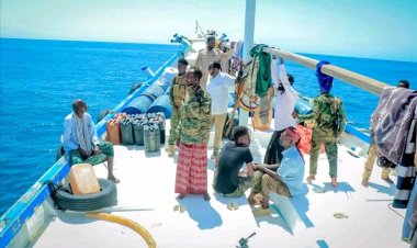 مسلحون صوماليون يحتجزون 27 صيادًا حضرميًا ويطالبون بفدية ضخمة