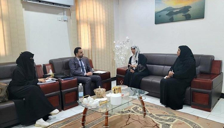 اجتماع بعدن يناقش تحديث قاعدة بيانات المنشآت الصناعية والتجارية