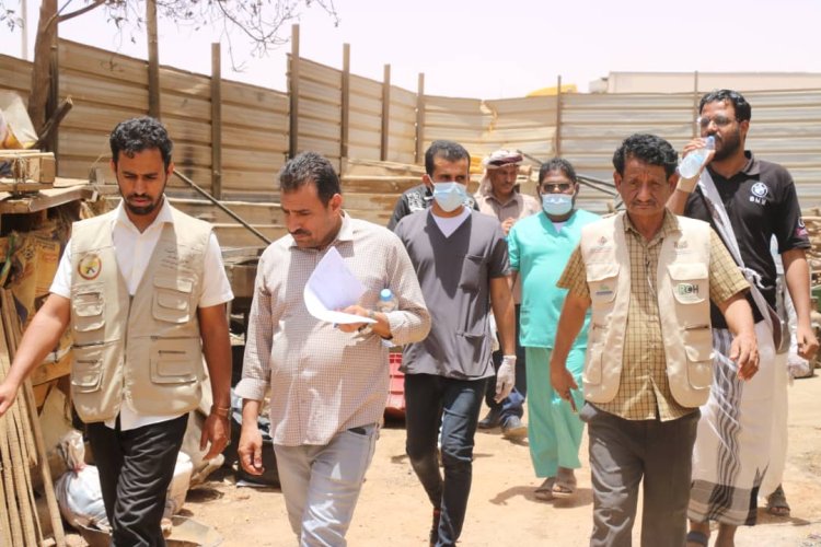 نزول ميداني مفاجئ للمحلات التجارية والمطاعم بميناء الوديعة البرّي لضبط الجودة والمواد منتهية الصلاحية والنظافة