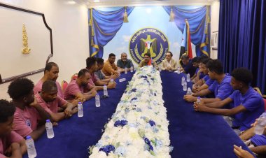 رئيس انتقالي حضرموت يستقبل إدارة ولاعبي نادي التضامن