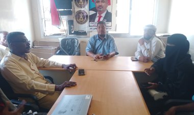 انتقالي زنجبار ومكتب النقل بالمحافظة يبحثان إعادة تأهيل الفرز وتنظيم حركة النقل بالمديرية