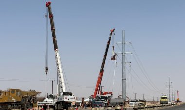 تواصل الأعمال الفنية في المرحلة النهائية من مشروع الطاقة الشمسية بشبوة بتمويل إماراتي