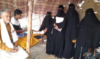 رئيسة جمعية الأمل للمكفوفين بأبين تزور منزل الكفيف ماجد كردم في منطقة الطرية