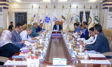 وزير النقل يناقش سير عمل الوزارة والقطاعات والهيئات التابعة لها والإنجازات المحققة