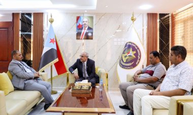 الكثيري يطّلع من محافظ سقطرى على الأوضاع العامة في الأرخبيل