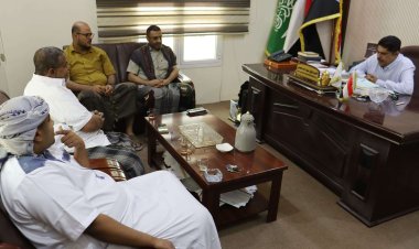 رئيس تنفيذية انتقالي حضرموت يطّلع على أوضاع الوادي والصحراء ويدين قمع المحتجين