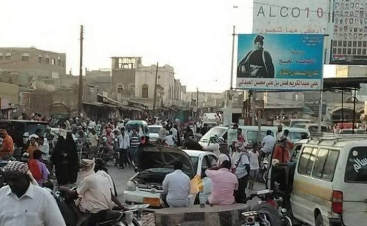 لحج تغرق في العتمة.. عشرة أيام بلا كهرباء والمواطن يواجه الحر والعطش وحده