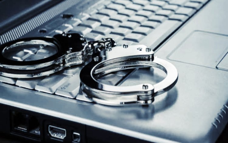 شاب مبتز يستولي على 15 مليون ريال من مواطن سبعيني: تفاصيل مثيرة حول جريمة الابتزاز في وادي حضرموت