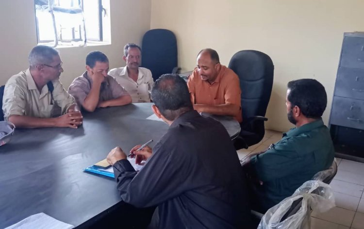 صندوق دعم المعلم : على طاولة اجتماع مأمور مديرية الضالع وإدارة التربية في المديرية