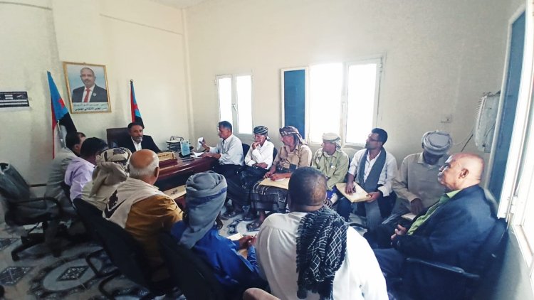 رئيس انتقالي أبين يلتقي رؤساء الهيئات التنفيذية بمديريات المحافظة