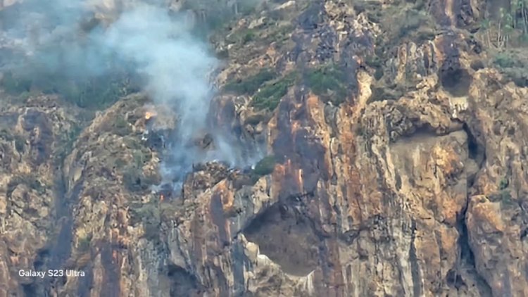 الضالع : حرائق هائلة تلتهم جبل مسمان في الأزارق إثر صواعق رعدية