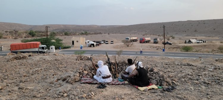 وقود حضرموت في قبضة الاحتجاجات: قطاع قبلي جديد يعطل الإمدادات ويشل حركة النقل في وادي حضرموت