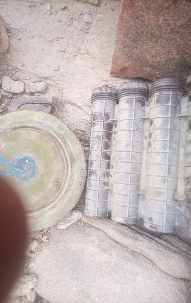 هندسية دفاع شبوة تفكك عبوات ناسفة في منطقة المصينعة