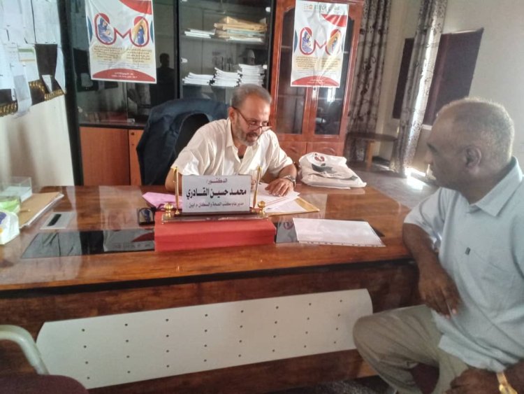 القادري وباجميل يناقشان الإستعدادات الأخيرة لافتتاح الوحدة الصحية في دهل أحمد بأبين.