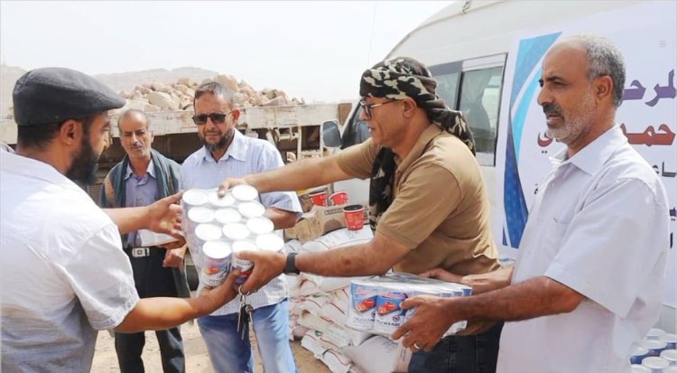 جمعية الحاجة قدرية بالشعيب توزع 70 سلة غذائية لمعلمي خمس مدارس بالمديرية