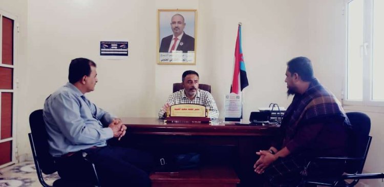 رئيس انتقالي أبين يناقش تحسين الأداء الخدمي في خنفر