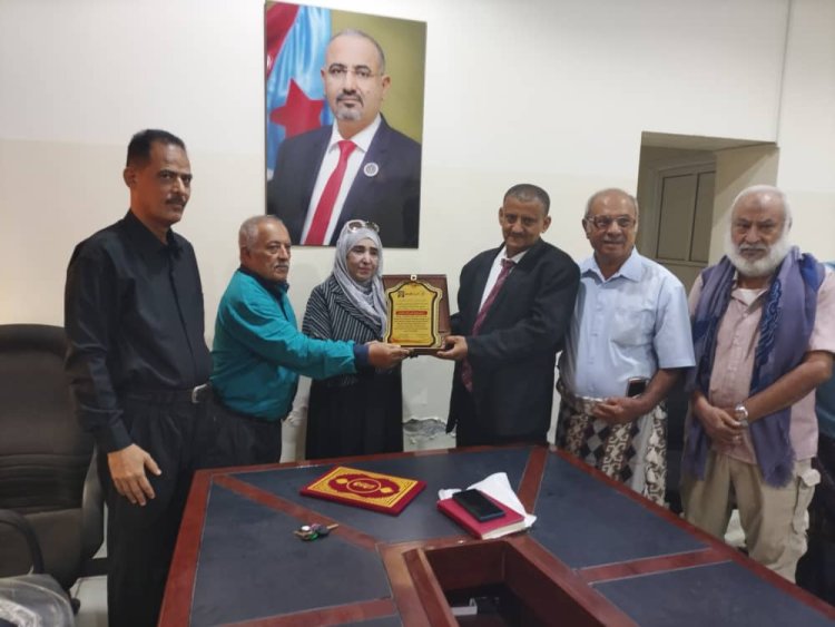 نقابة الصحفيين الجنوبيين تكرم الاستاذ الدكتور أمين العلياني المدافع عن الجنوب والرائد في خدمة الإعلام الجنوبي