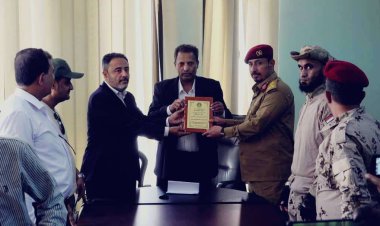 انتقالي أبين والسلطة المحلية بالمحافظة تكرمان العميد مختار النوبي تقديرًا لدوره في ترسيخ الأمن ومكافحة الإرهاب