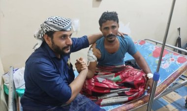 العميد طلال الكلدي يطمئن على الحالة الصحية للمصاب محمود حنش في العاصمة عدن