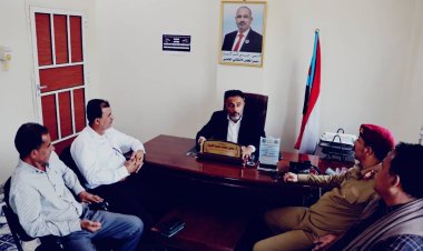 رئيس انتقالي أبين يلتقي قائد الفرقة الأولى للقوات المسلحة الجنوبية