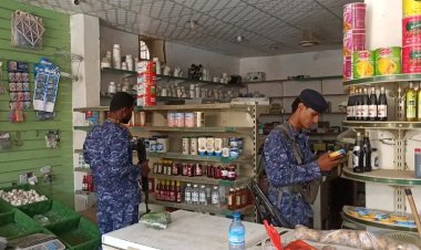 حملة أمنية لضبط أسعار السلع في الأسواق المحلية في مديريات وادي وصحراء حضرموت