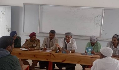 لقاء مشترك لقيادة انتقالي أحور والسلطة المحلية والجهات الأمنية والتجار لضبط الأسعار وتوحيدها