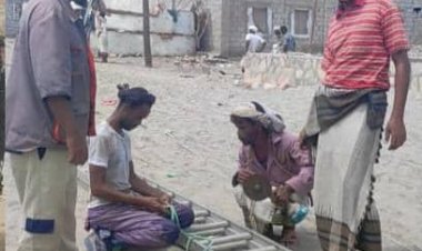 كهرباء أبين تواصل جهودها لتحسين شبكة الكهرباء في منطقة الشيخ عبدالله رغم التحديات