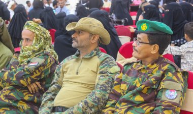 قوات الحزام الأمني تحتفي بتخرج دفعة الشهيد عبداللطيف السيد في جامعة أبين